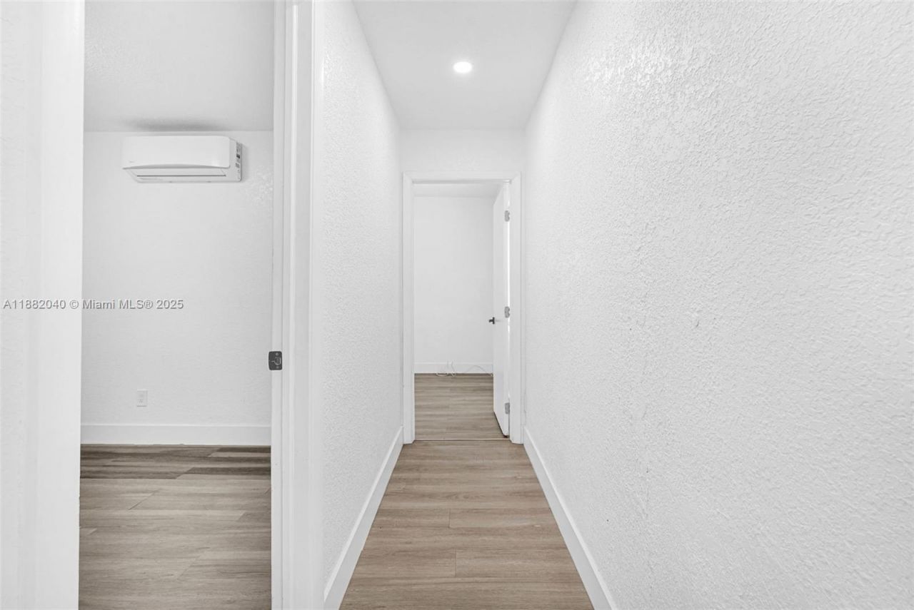 1090 NW 77th St, Miami, FL 33150 Photo