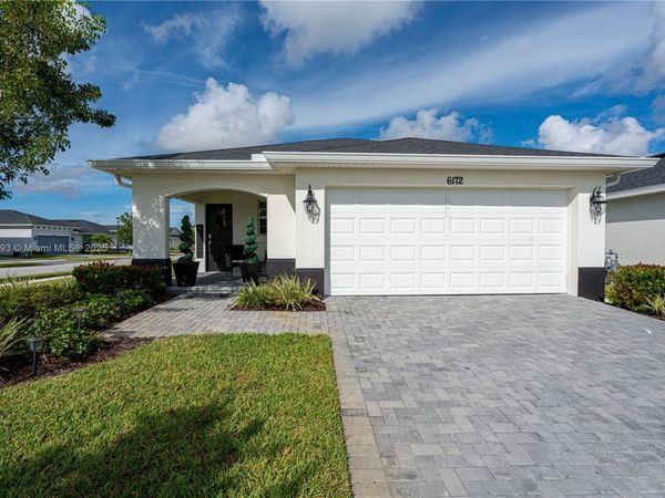 6172 NW Sweetwood Dr, Port St. Lucie, FL 34987