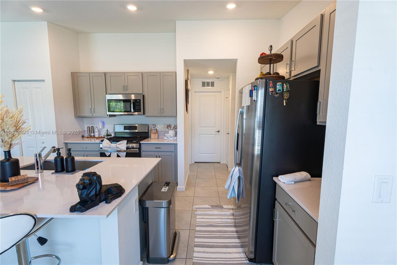 6172 NW Sweetwood Dr, Port Saint Lucie, FL 34987 Photo