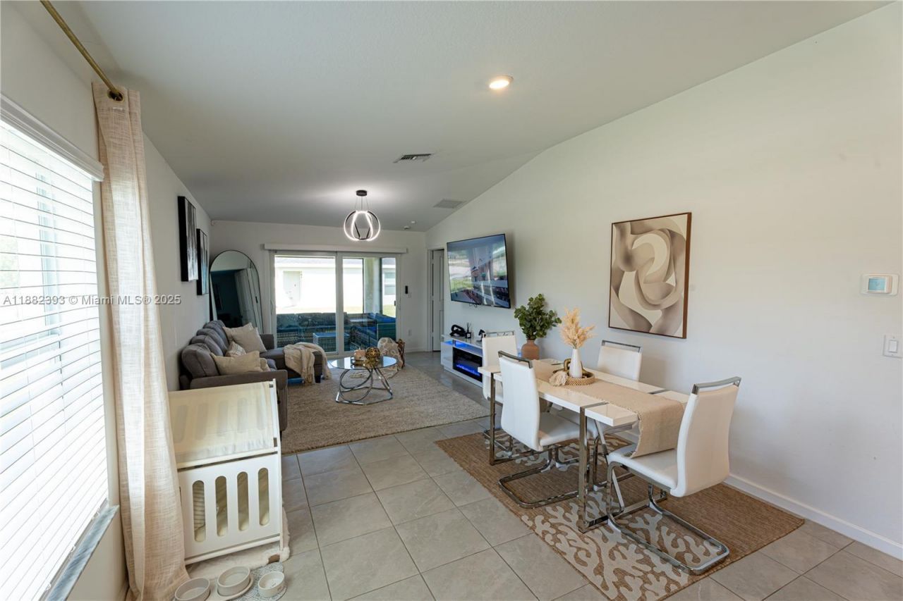 6172 NW Sweetwood Dr, Port Saint Lucie, FL 34987 Photo