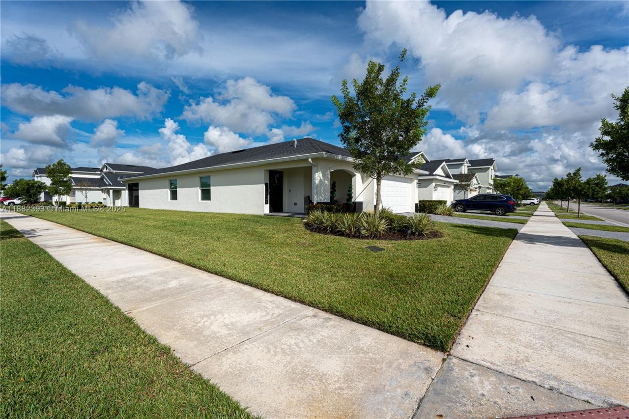 6172 NW Sweetwood Dr, Port Saint Lucie, FL 34987 Photo