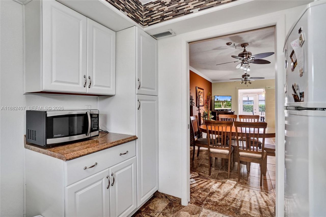 2921 W Crosley Dr W, Unit E, West Palm Beach, FL 33415 Photo