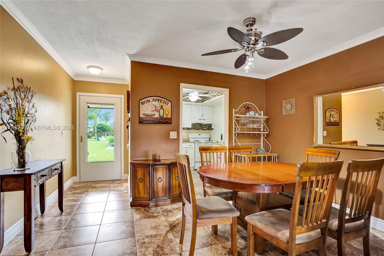 2921 W Crosley Dr W, Unit E, West Palm Beach, FL 33415 Photo