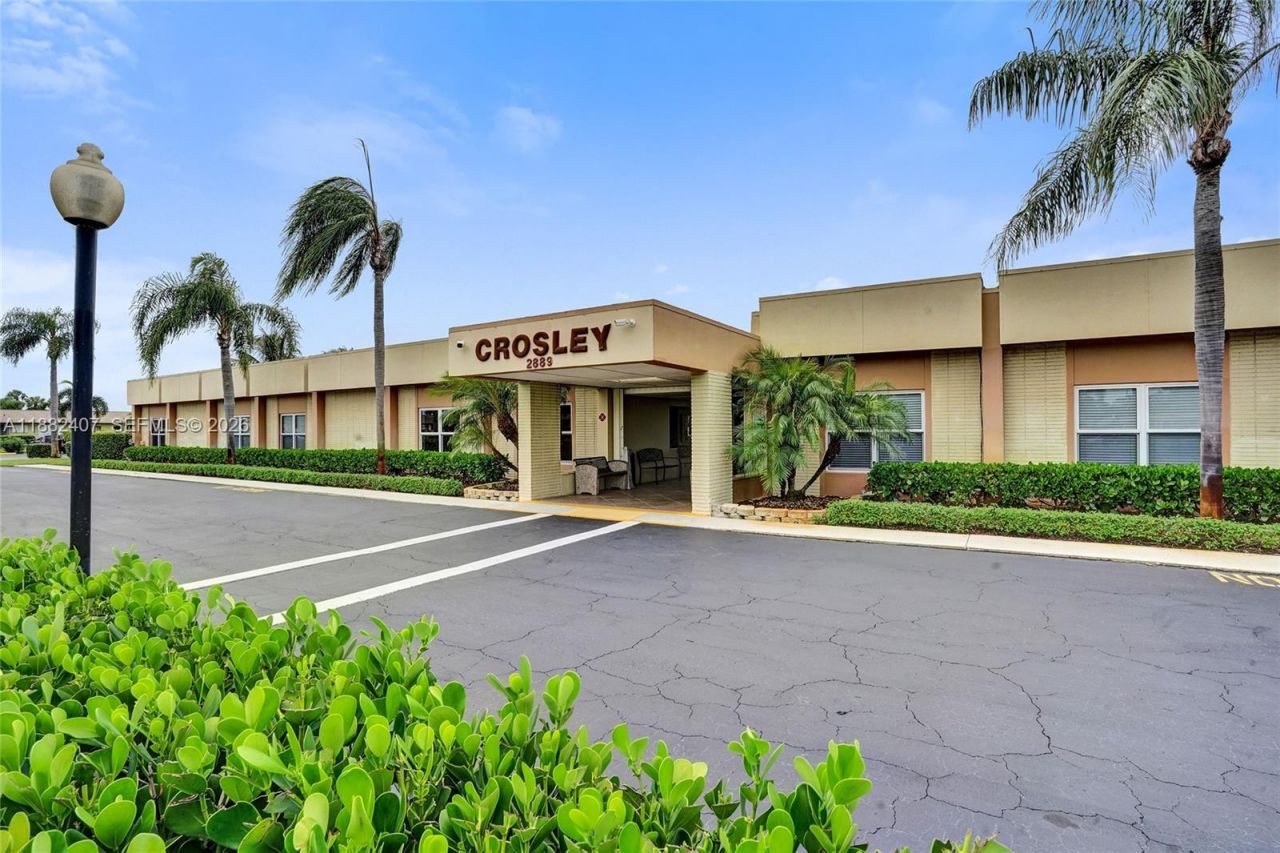 2921 W Crosley Dr W, Unit E, West Palm Beach, FL 33415 Photo