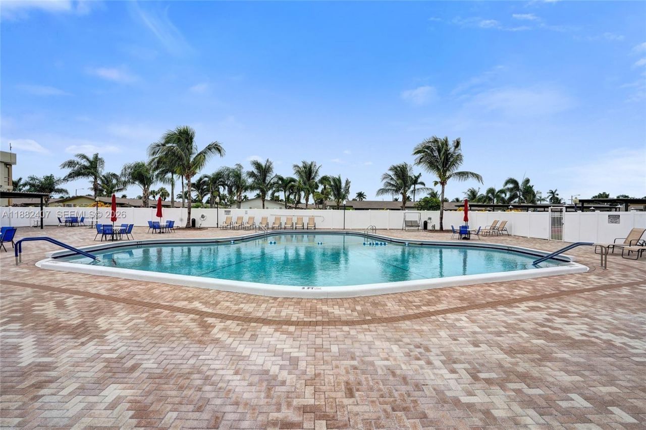 2921 W Crosley Dr W, Unit E, West Palm Beach, FL 33415 Photo