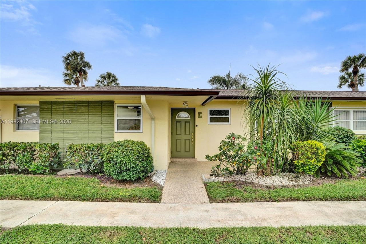 2921 W Crosley Dr W, Unit E, West Palm Beach, FL 33415 Photo