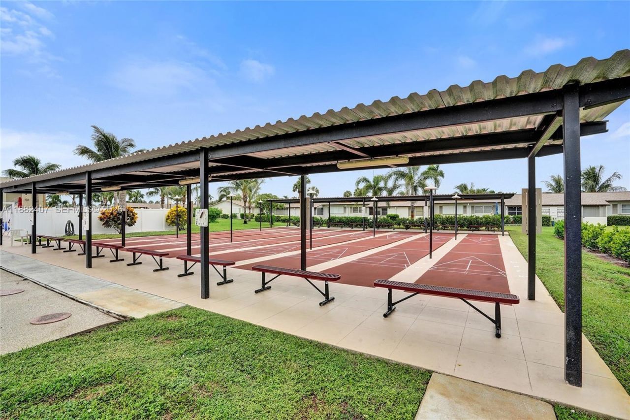 2921 W Crosley Dr W, Unit E, West Palm Beach, FL 33415 Photo