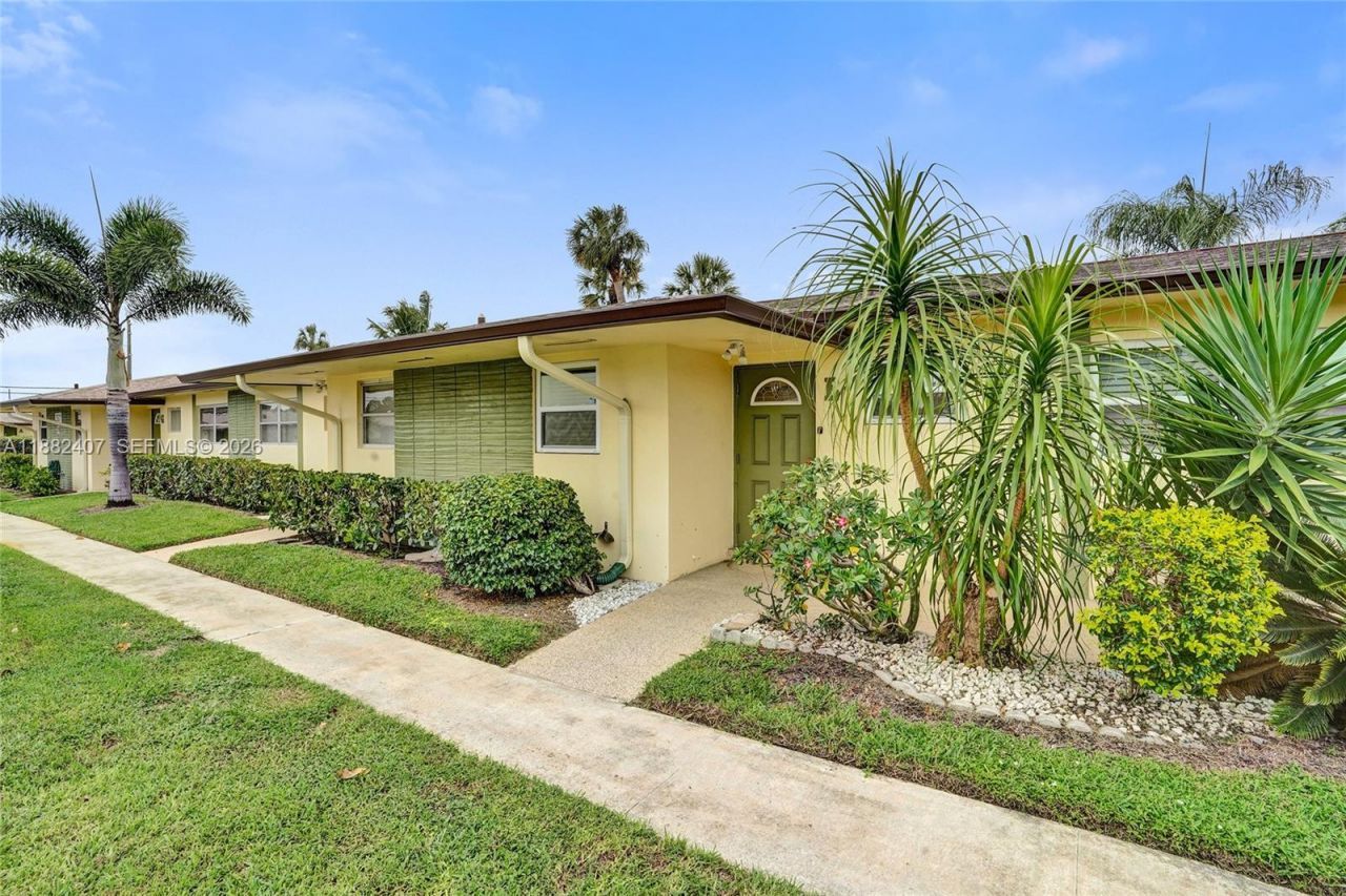 2921 W Crosley Dr W, Unit E, West Palm Beach, FL 33415 Photo