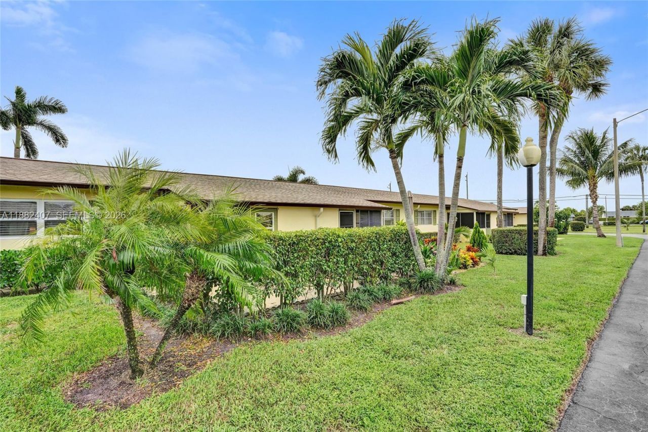 2921 W Crosley Dr W, Unit E, West Palm Beach, FL 33415 Photo