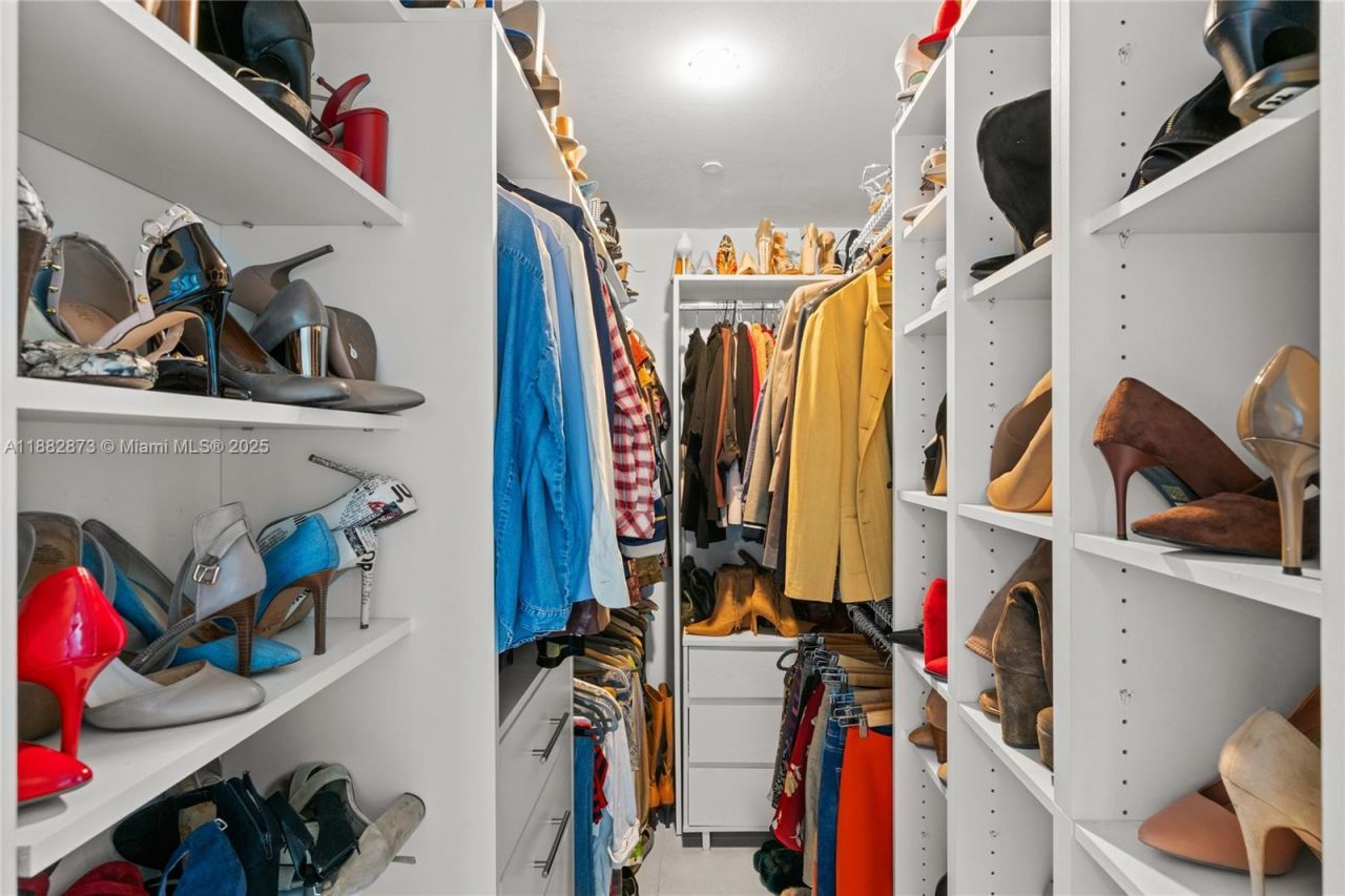 1080 Brickell Ave, Unit 2503, Miami, FL 33131 Photo