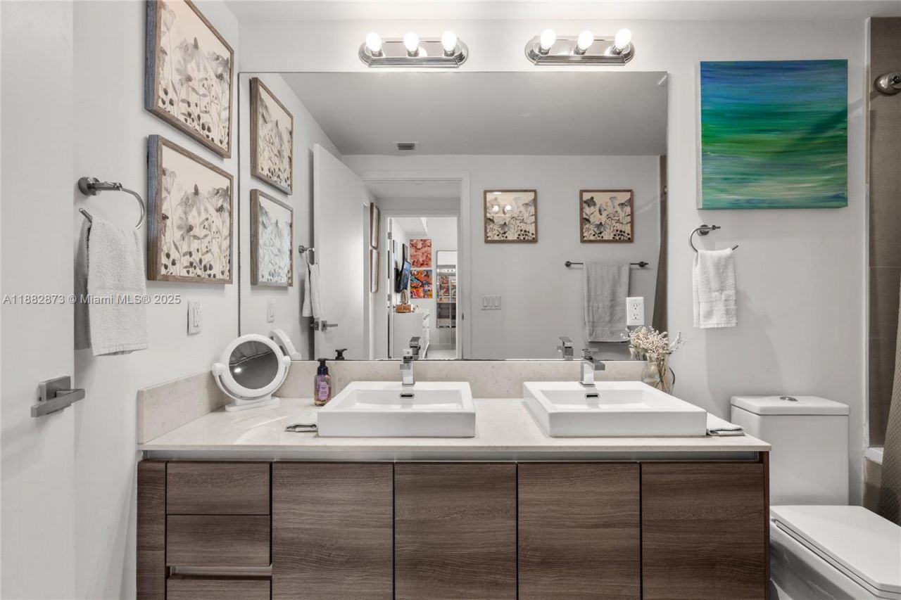 1080 Brickell Ave, Unit 2503, Miami, FL 33131 Photo