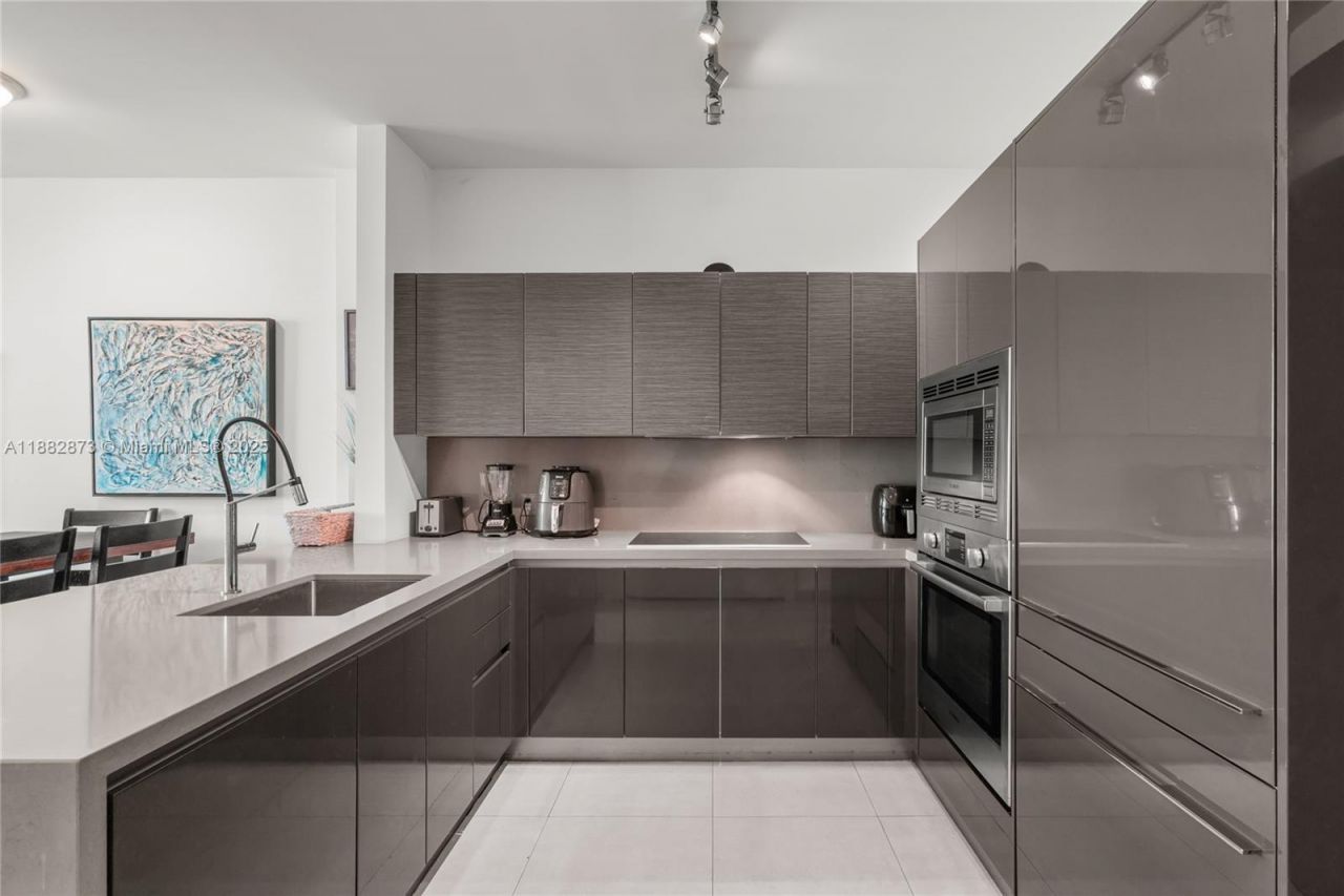 1080 Brickell Ave, Unit 2503, Miami, FL 33131 Photo