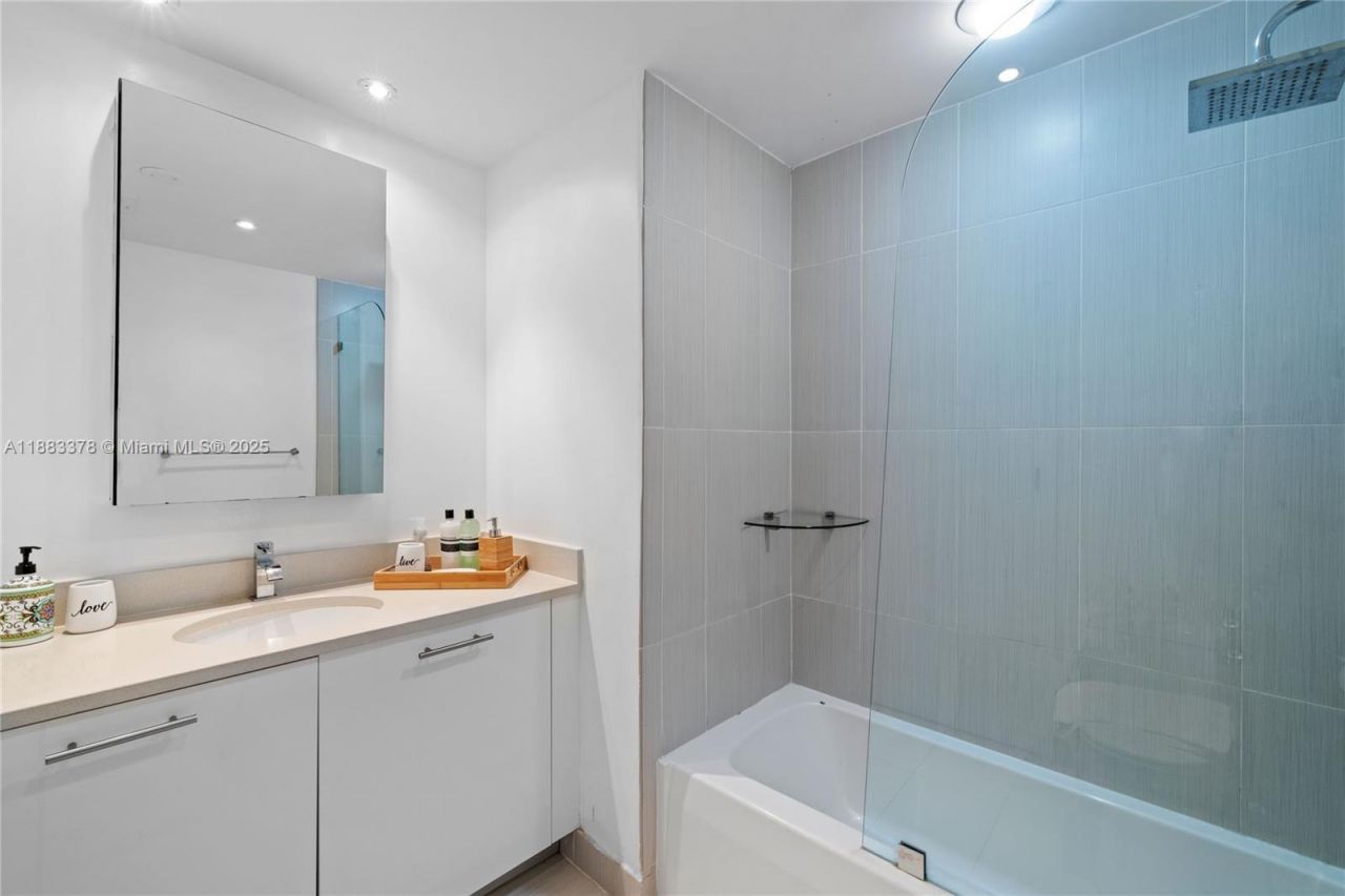 3250 NE 1st Ave, Unit 515, Miami, FL 33137 Photo