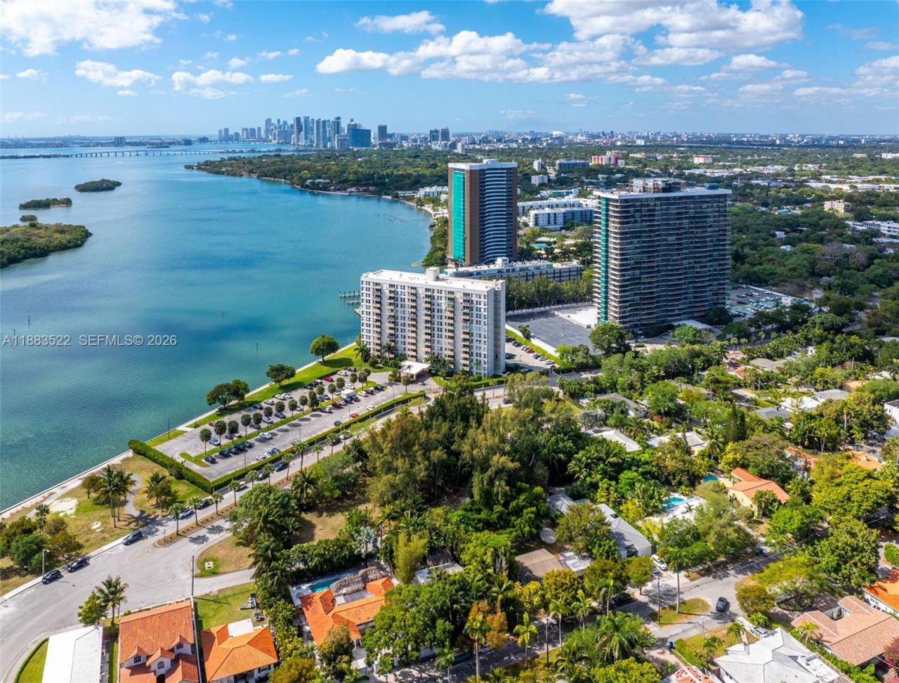 895 NE 70th St, Miami, FL 33138 Photo