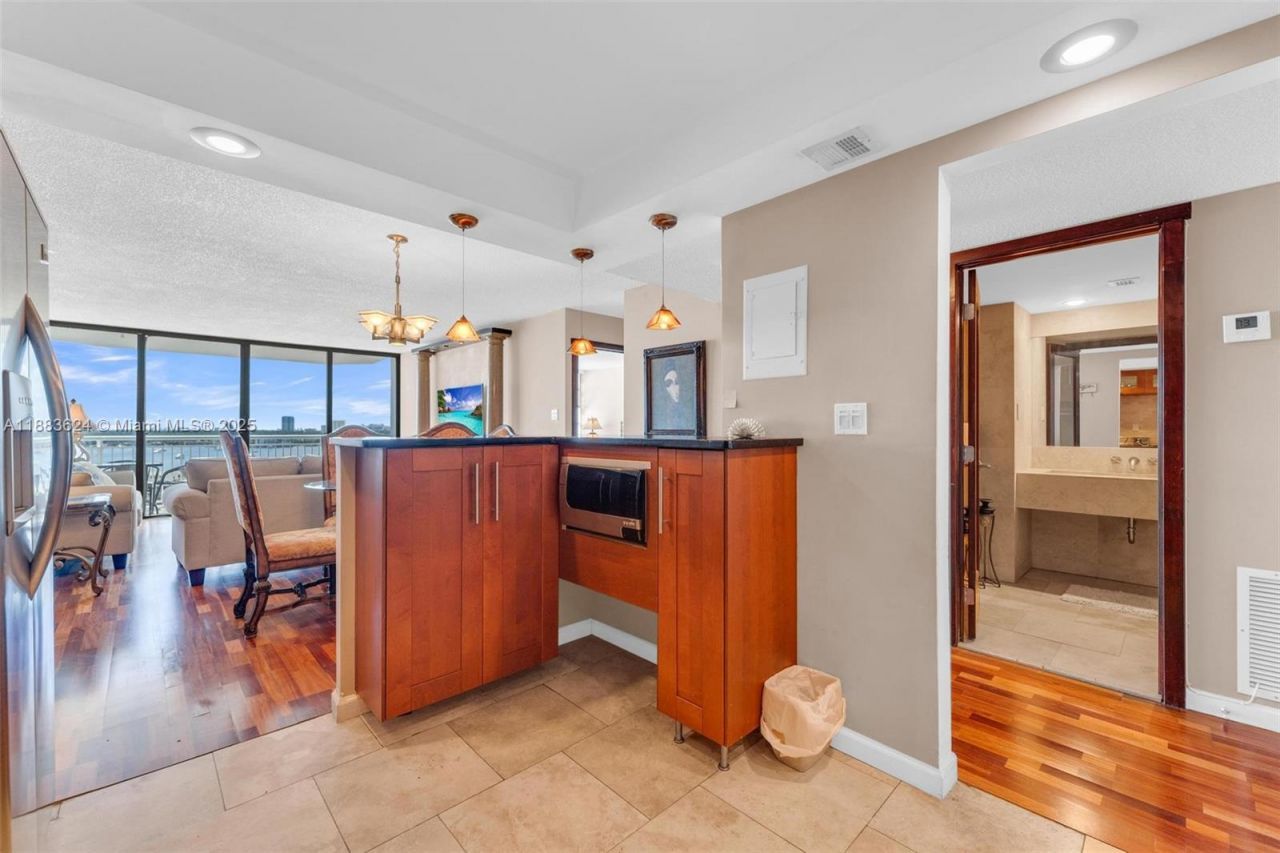 18021 Biscayne Blvd, Unit 1503, Aventura, FL 33160 Photo