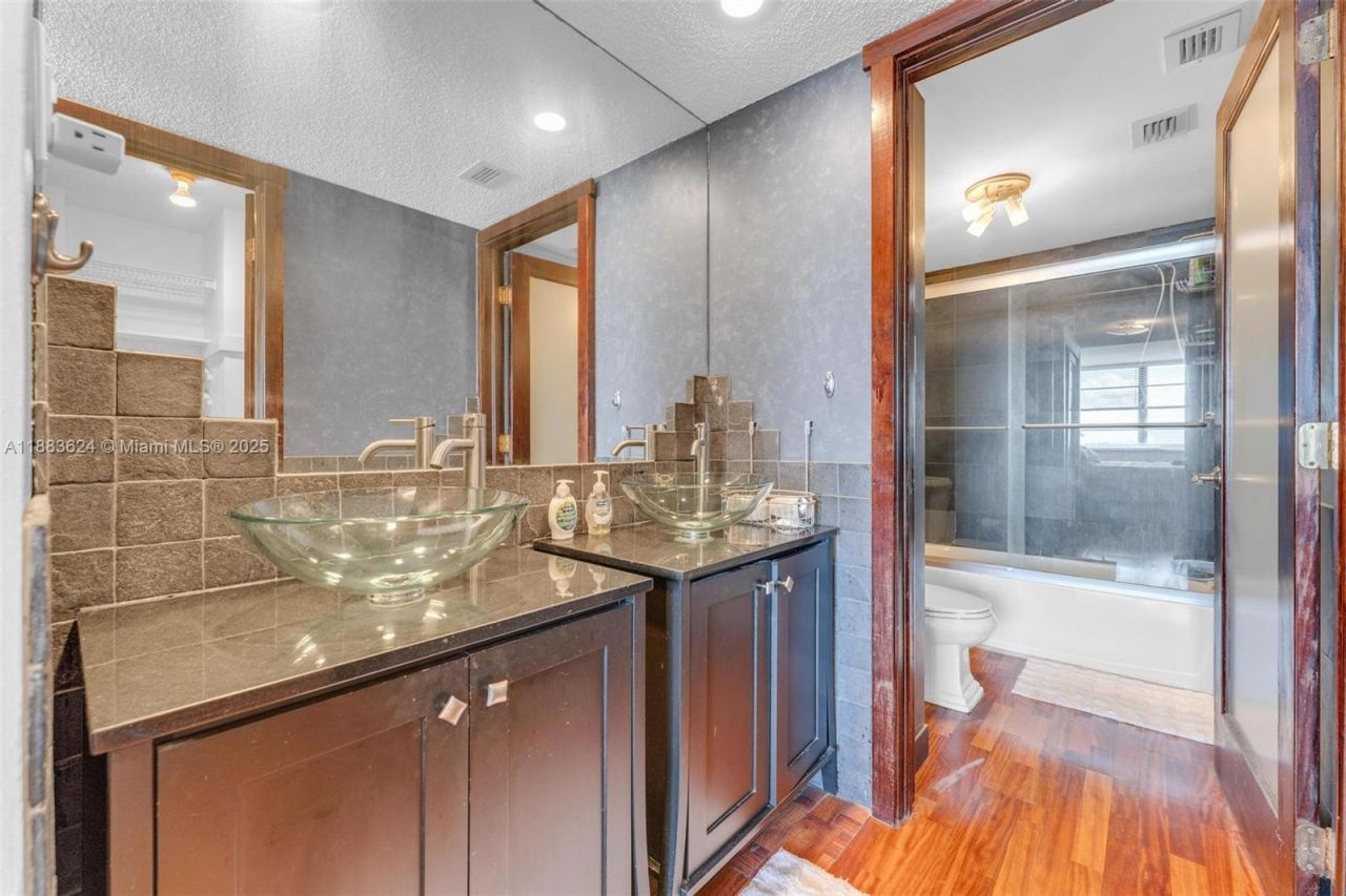 18021 Biscayne Blvd, Unit 1503, Aventura, FL 33160 Photo