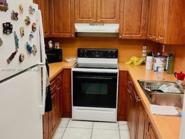 1810 W 56th St, Unit 3315, Hialeah, FL 33012