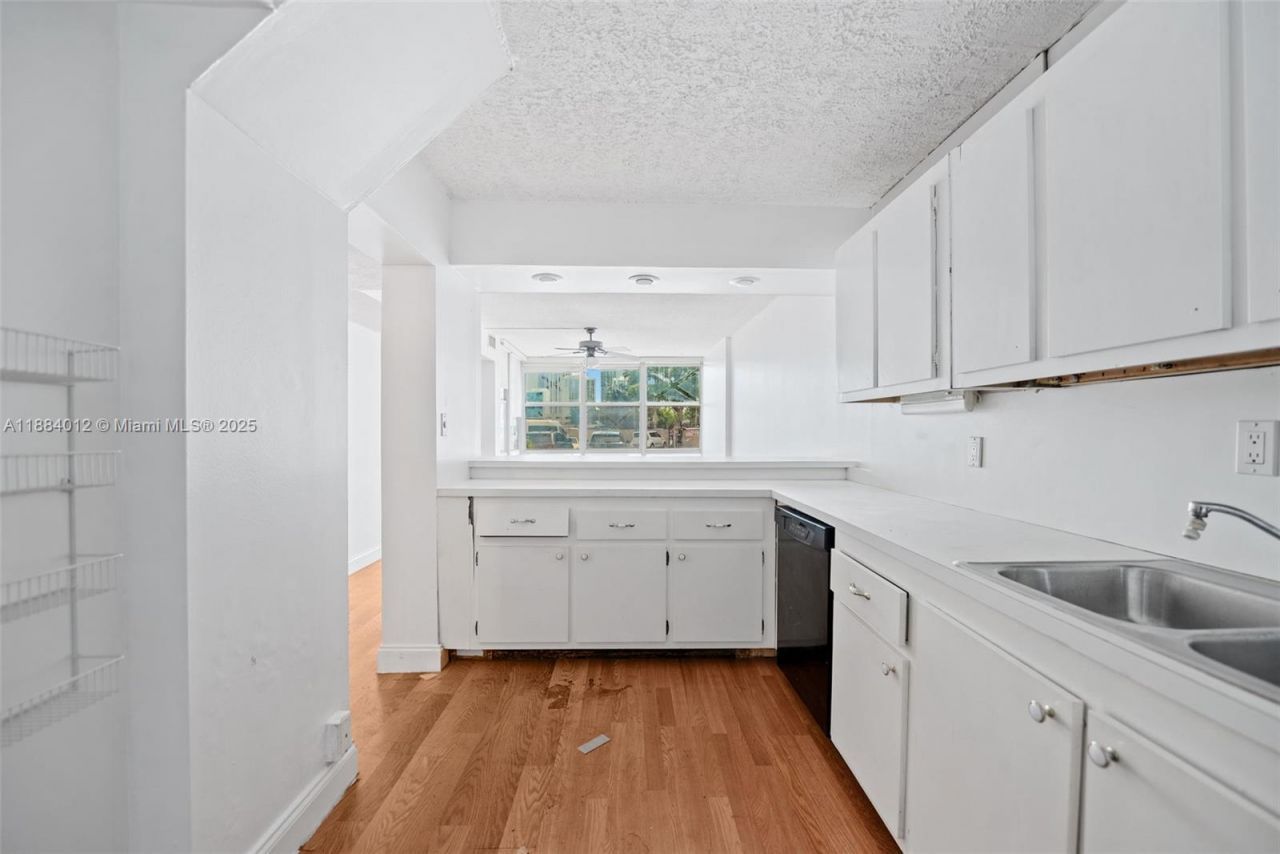 200 172nd St, Unit 108, Sunny Isles Beach, FL 33160 Photo