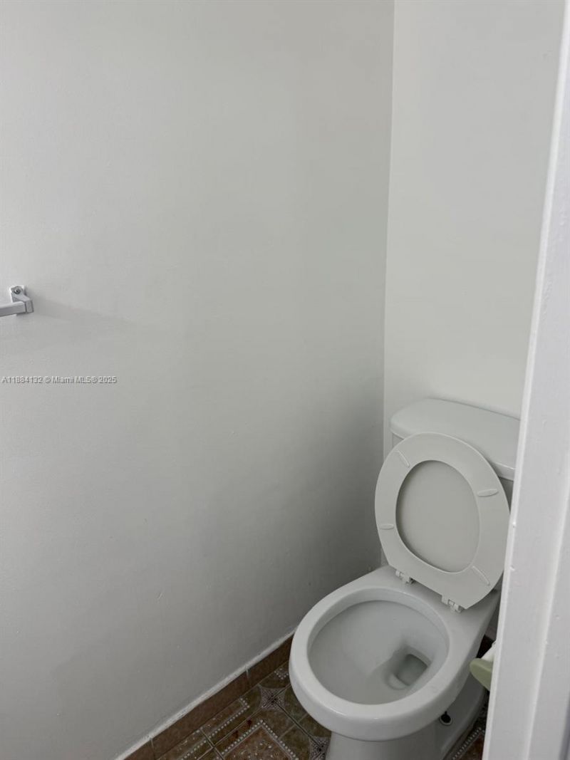 1255 W 53rd St, Unit 202, Hialeah, FL 33012 Photo