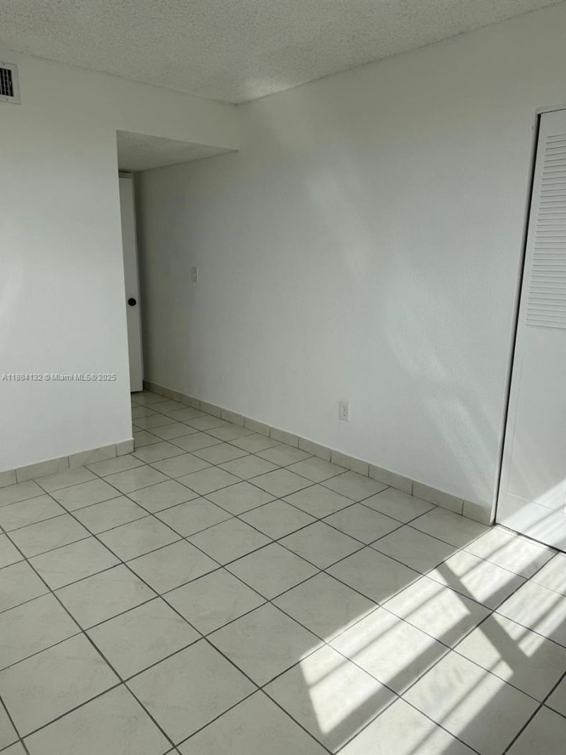 1255 W 53rd St, Unit 202, Hialeah, FL 33012 Photo