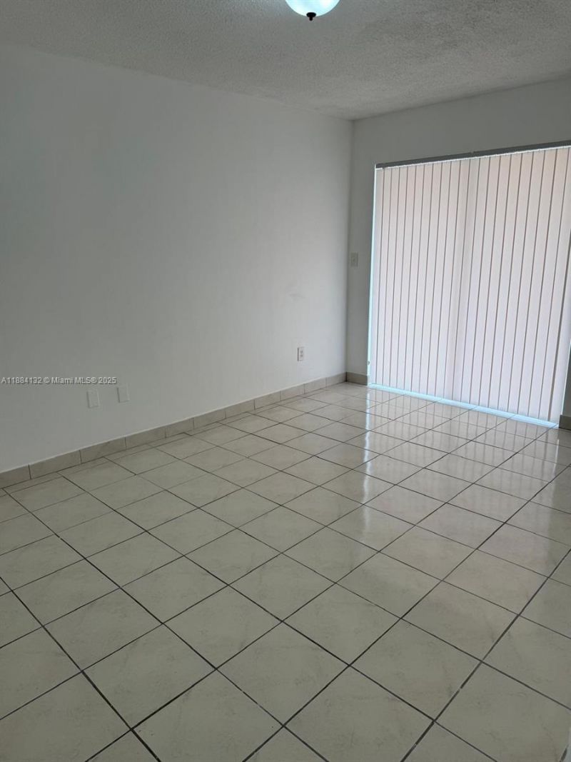 1255 W 53rd St, Unit 202, Hialeah, FL 33012 Photo