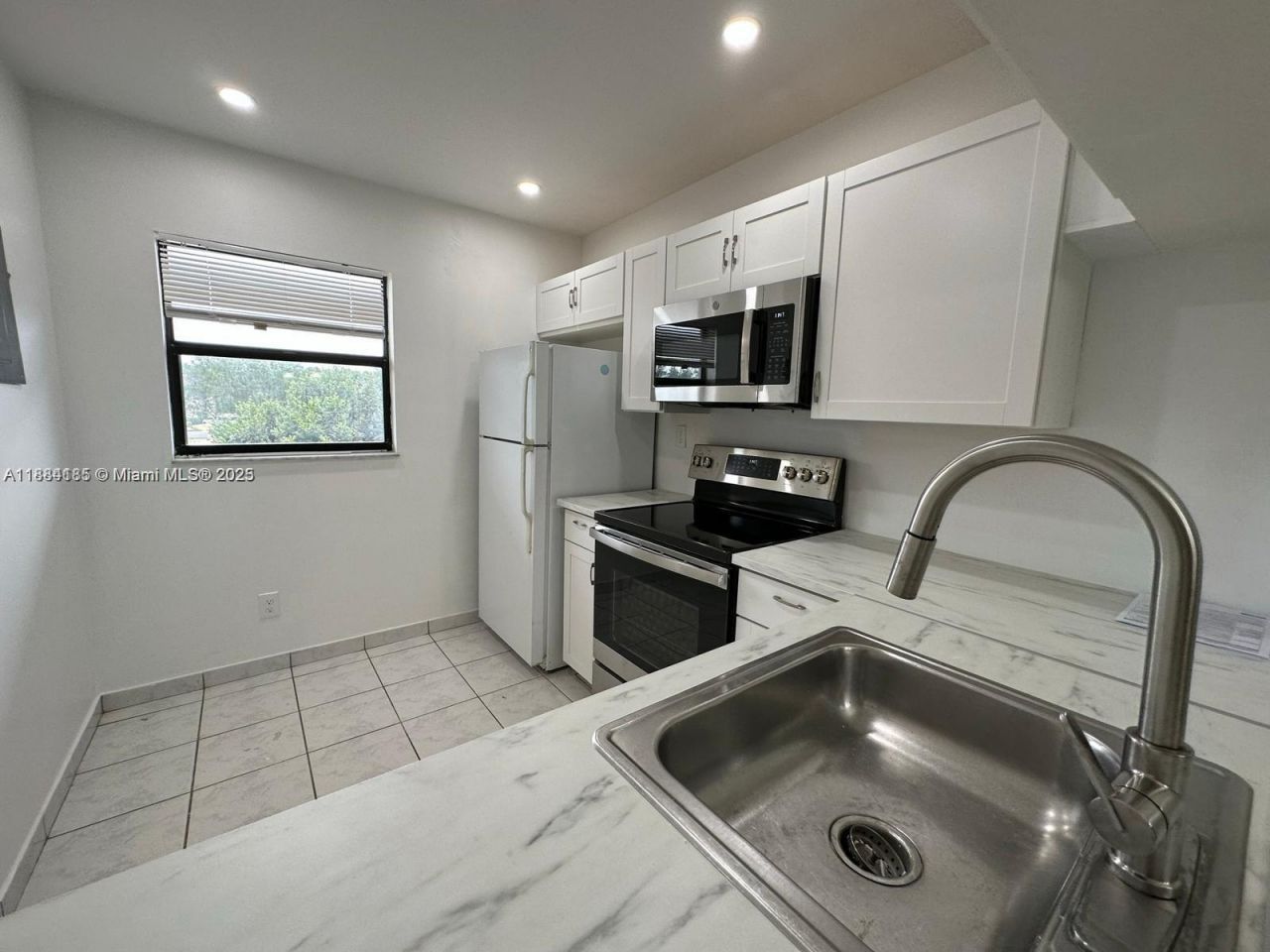 10453 NW 11th St, Unit 206, Pembroke Pines, FL 33026 Photo