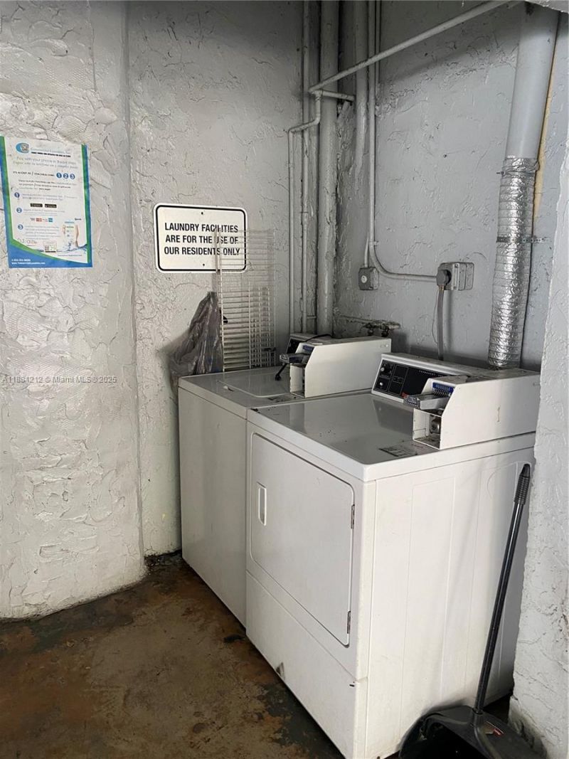 1090 NE 129th St, Unit 205, North Miami, FL 33161 Photo