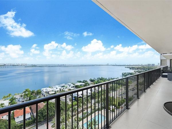 1000 Venetian Way, Unit 1902, Miami, FL 33139