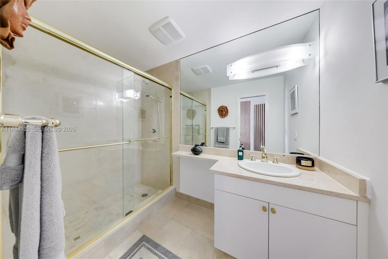 1000 Venetian Way, Unit 1902, Miami, FL 33139 Photo