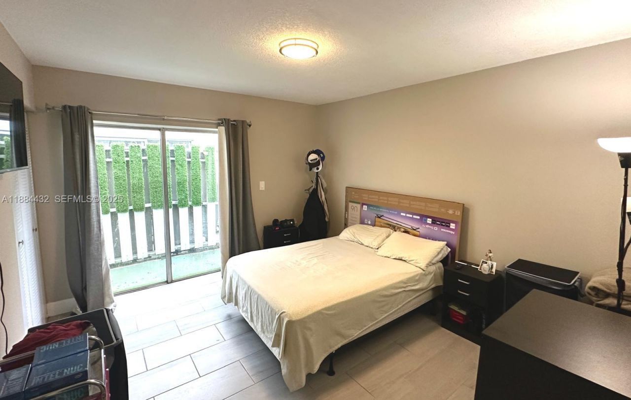 250 NW 107th Ave, Unit 202, Miami, FL 33172 Photo