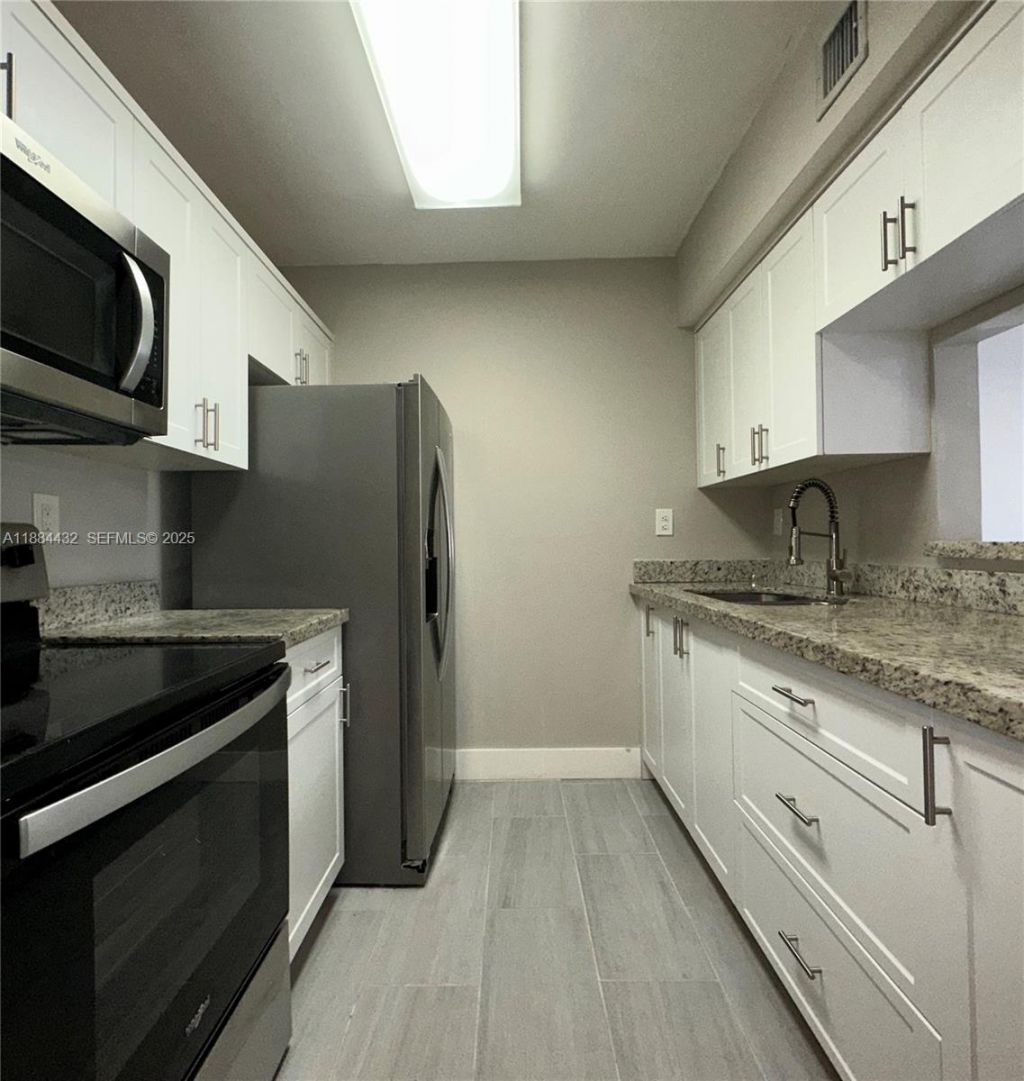 250 NW 107th Ave, Unit 202, Miami, FL 33172 Photo