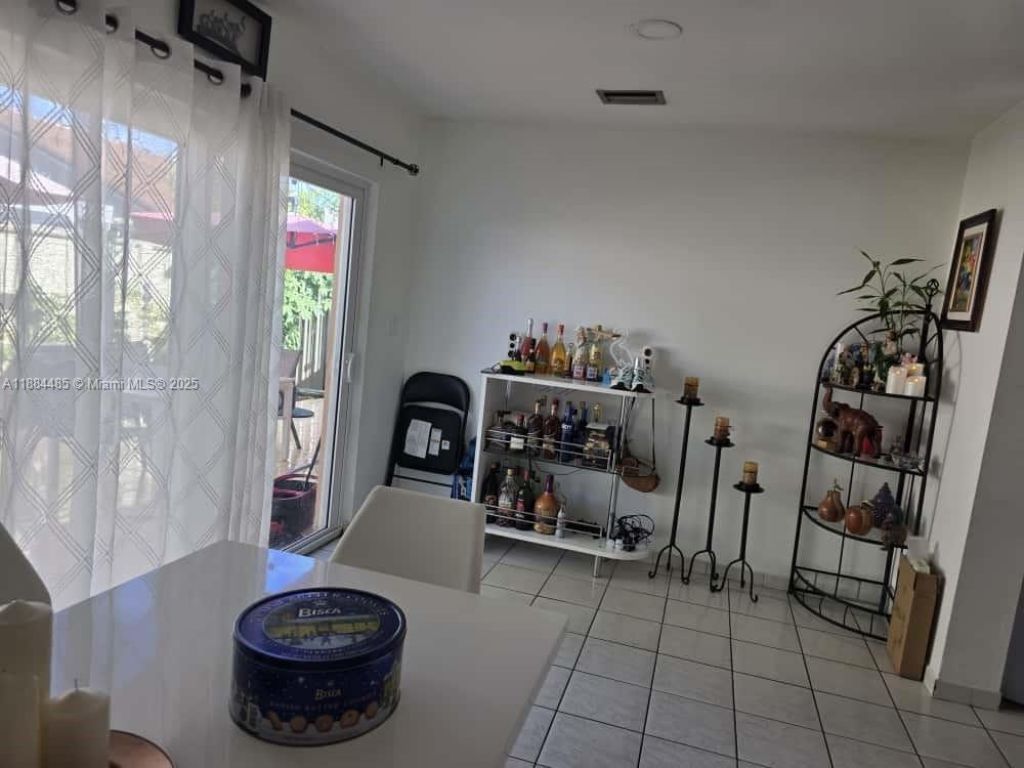 130 SW 115th Ave, Sweetwater, FL 33174 Photo