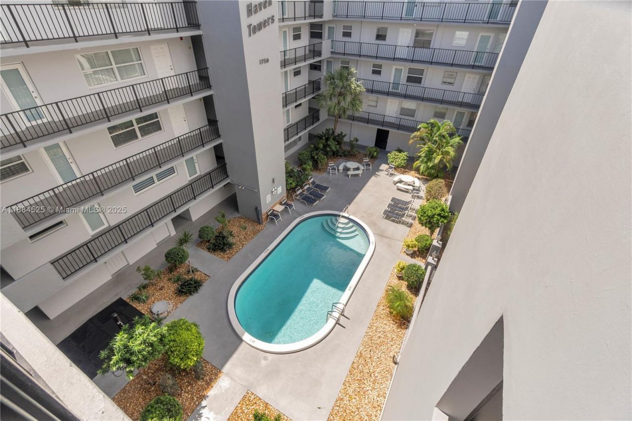 1750 Jefferson St, Unit 502, Hollywood, FL 33020 Photo