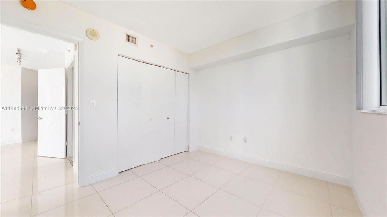 1871 NW S River Dr, Unit 1205, Miami, FL 33125 Photo