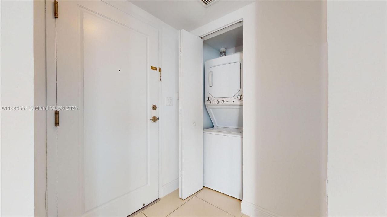 1871 NW S River Dr, Unit 1205, Miami, FL 33125 Photo