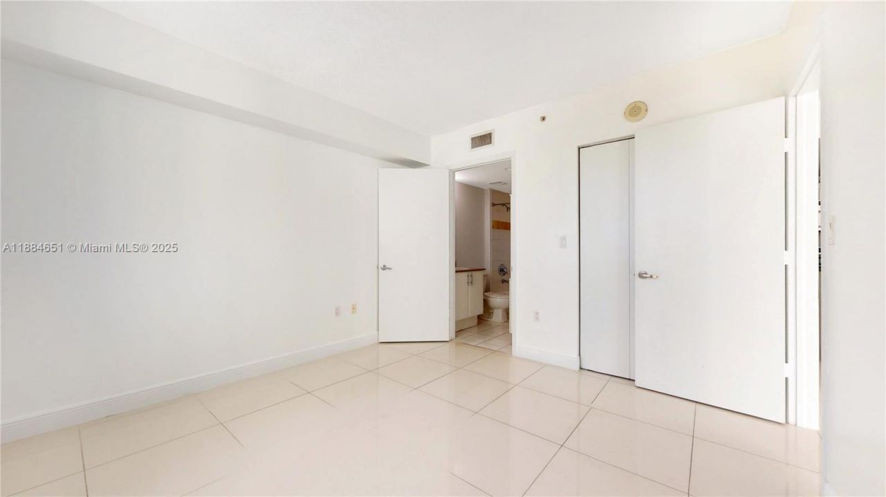 1871 NW S River Dr, Unit 1205, Miami, FL 33125 Photo