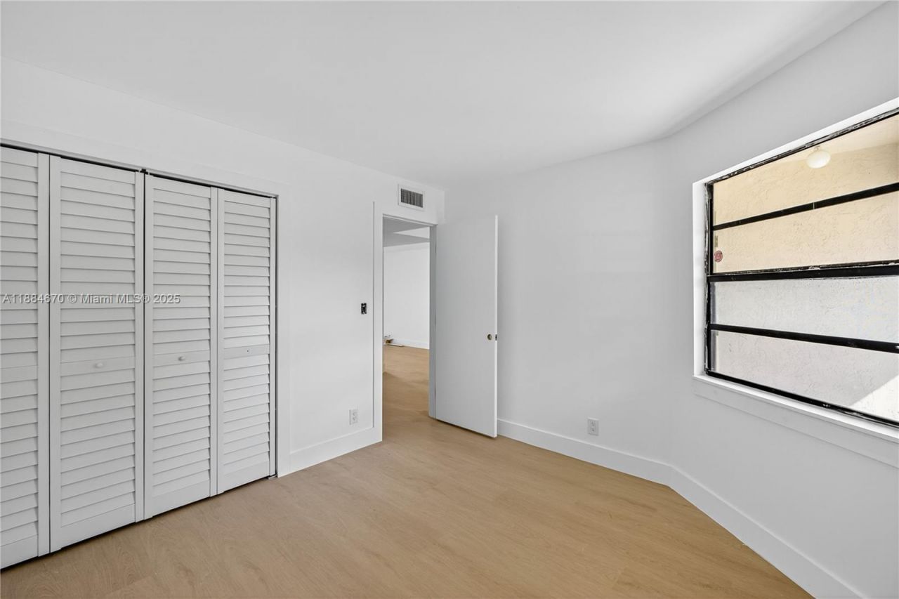 4198 Lakeside Dr, Unit 4198, Tamarac, FL 33319 Photo