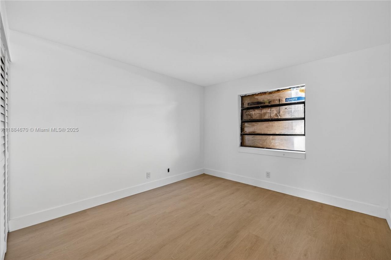 4198 Lakeside Dr, Unit 4198, Tamarac, FL 33319 Photo