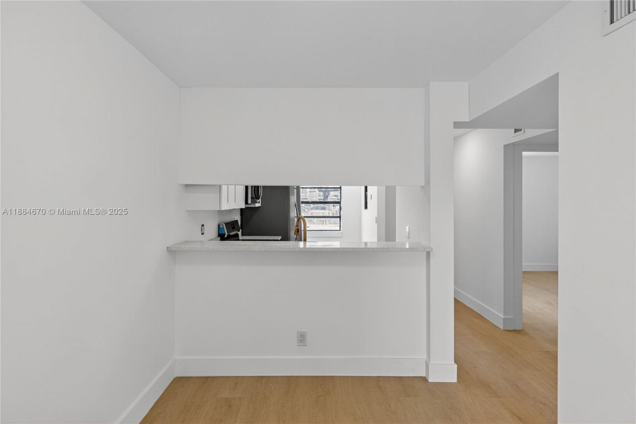 4198 Lakeside Dr, Unit 4198, Tamarac, FL 33319 Photo