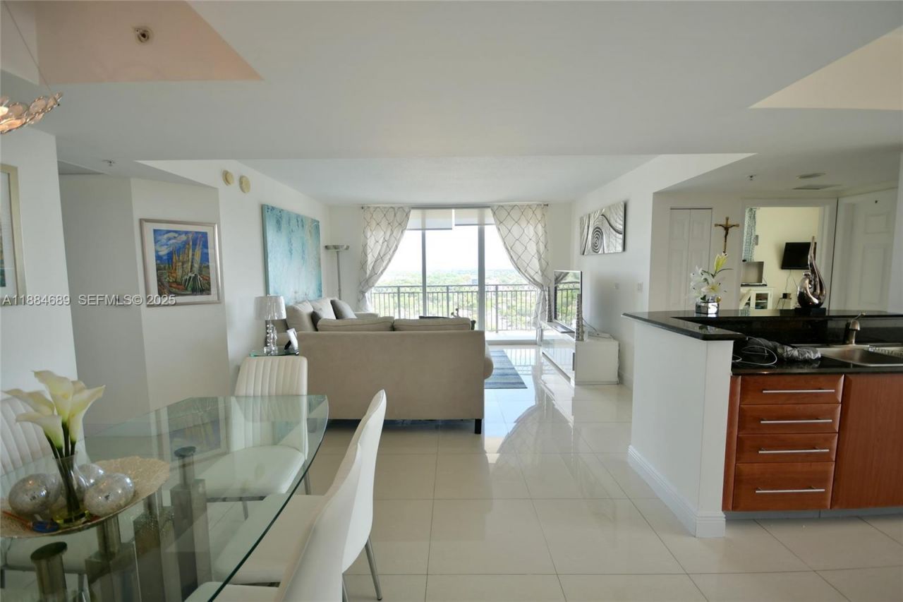 3232 SW 22nd Ter, Unit 1502, Miami, FL 33145 Photo