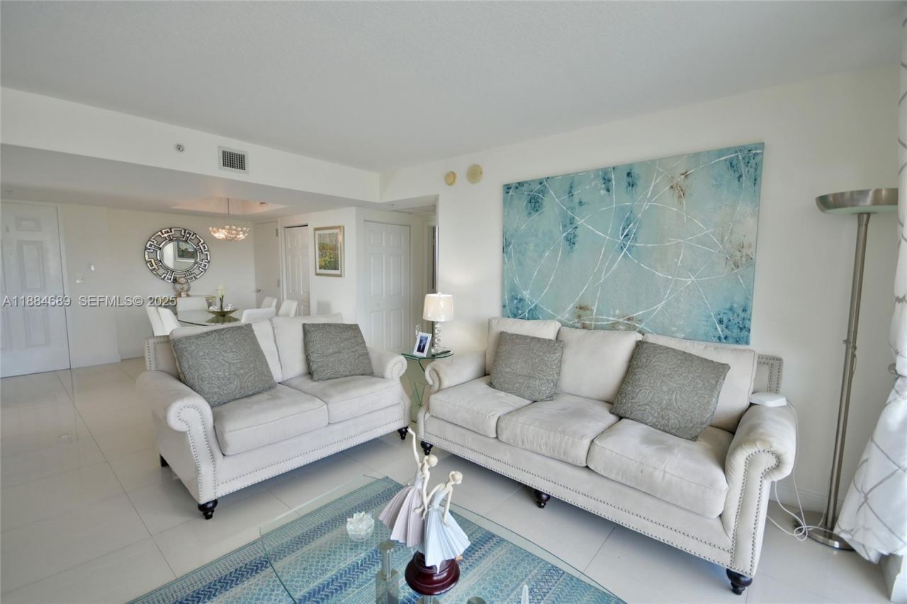 3232 SW 22nd Ter, Unit 1502, Miami, FL 33145 Photo