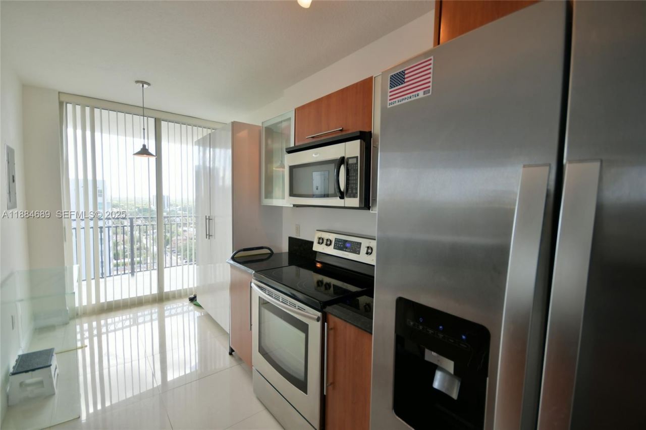 3232 SW 22nd Ter, Unit 1502, Miami, FL 33145 Photo