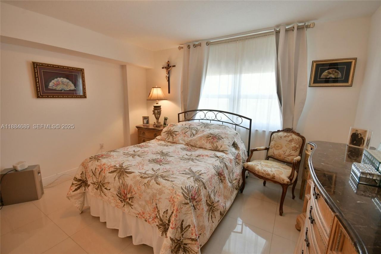 3232 SW 22nd Ter, Unit 1502, Miami, FL 33145 Photo