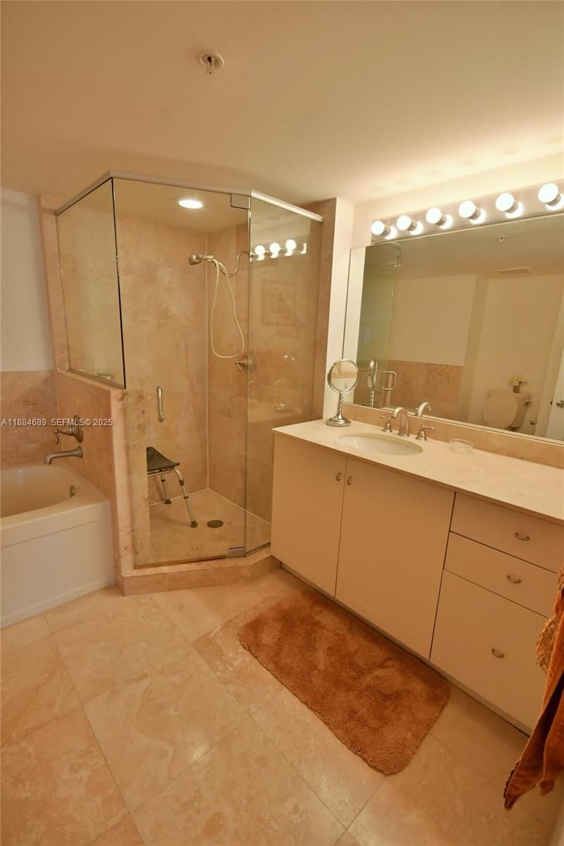 3232 SW 22nd Ter, Unit 1502, Miami, FL 33145 Photo