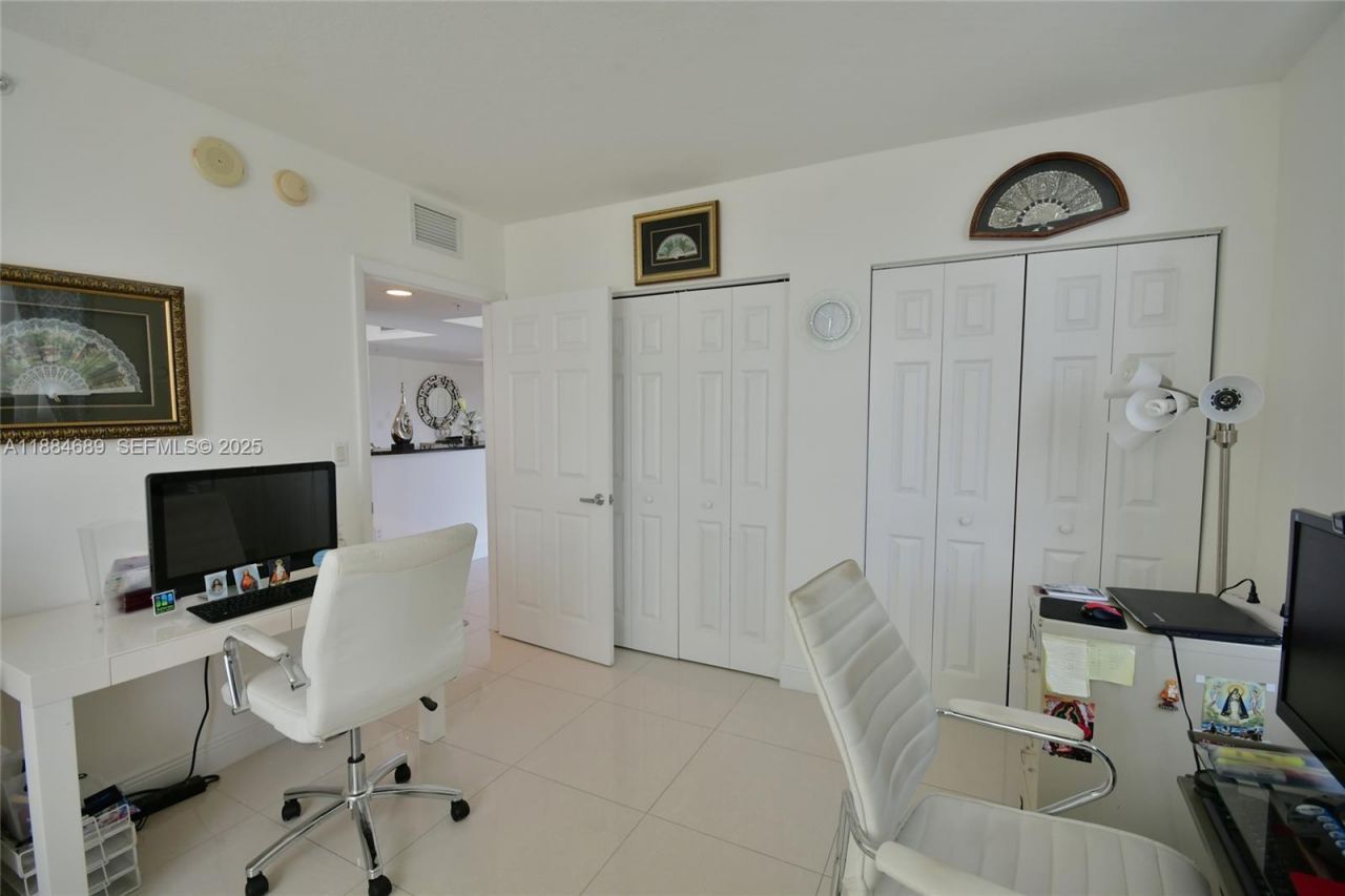 3232 SW 22nd Ter, Unit 1502, Miami, FL 33145 Photo