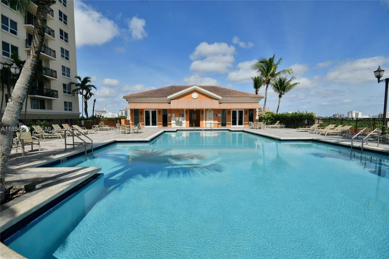 3232 SW 22nd Ter, Unit 1502, Miami, FL 33145 Photo