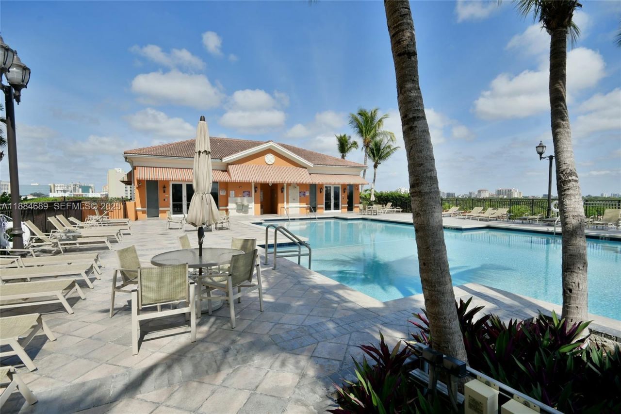 3232 SW 22nd Ter, Unit 1502, Miami, FL 33145 Photo