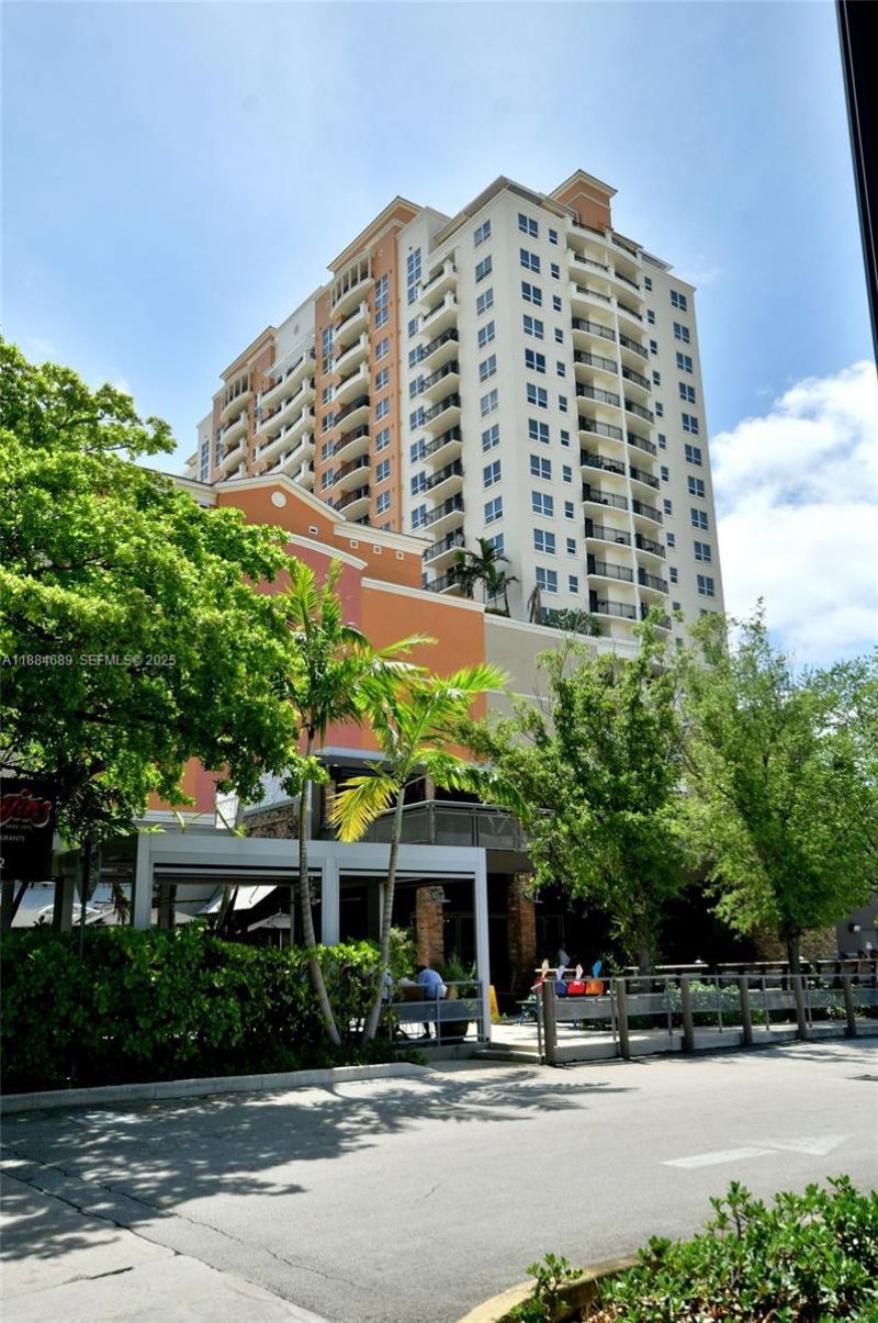 3232 SW 22nd Ter, Unit 1502, Miami, FL 33145 Photo