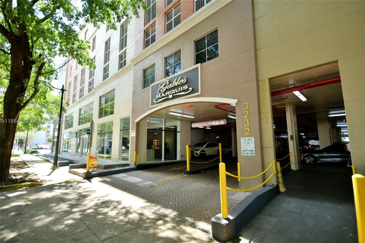 3232 SW 22nd Ter, Unit 1502, Miami, FL 33145 Photo