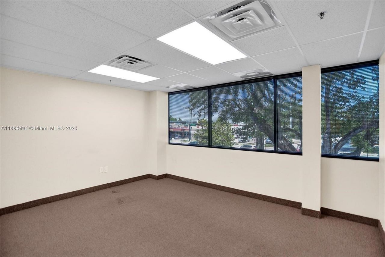 2870 Stirling Rd, Hollywood, FL 33020 Photo